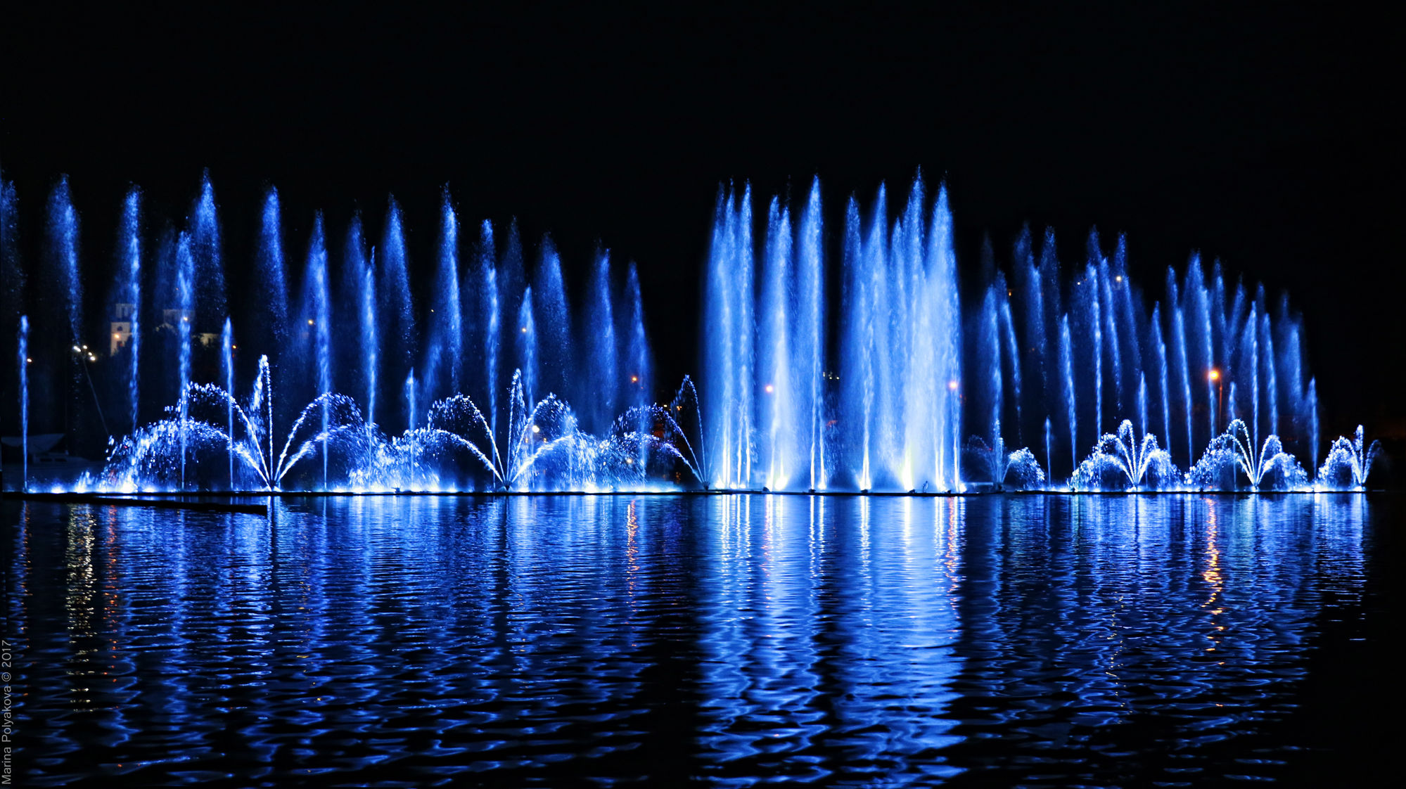 Танцующий фонтан в Абрау-Дюрсо
